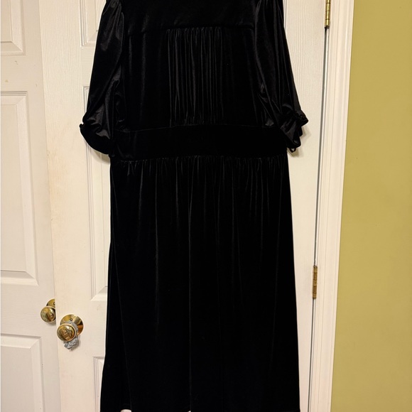 Ralph Lauren Black Velvet Short Sleeve Midi Dress - Picture 7 of 9